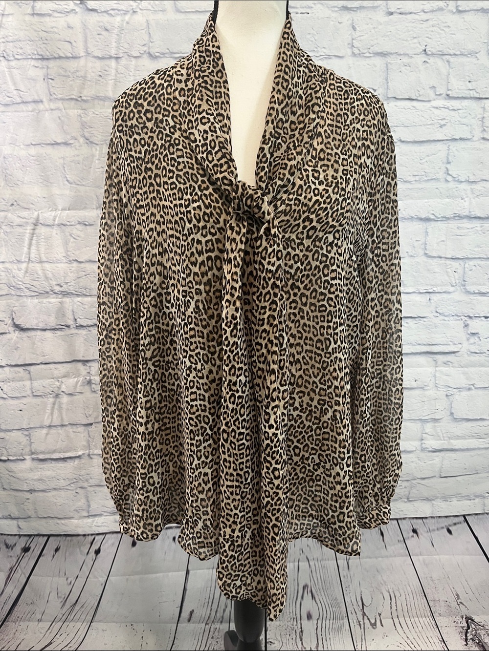 Chico’s Leopard Button Down Blouse Bow Semi-Sheer Long Sleeves Chicos Size 3 XL